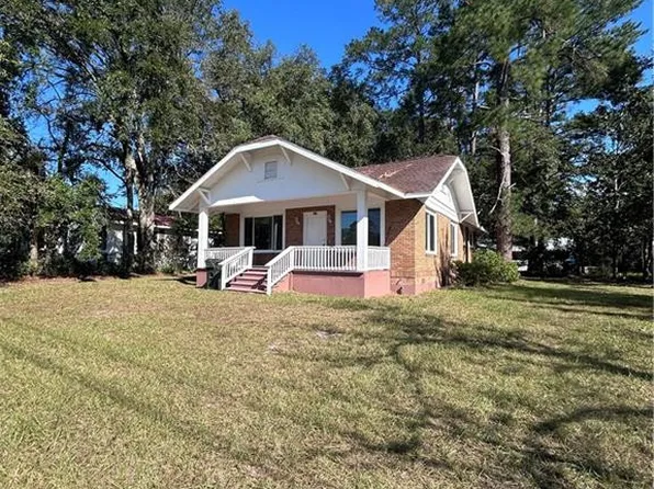506 Saint Marys Dr, Waycross, GA 31501