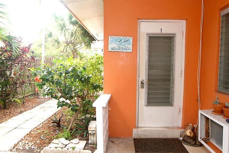 1st image of 728 SE 19th Ave #1