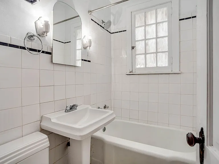 3040 James Ave S #1 — Photo 9