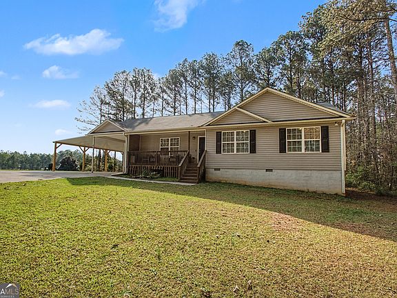 2nd image of 228 Emerald Cir