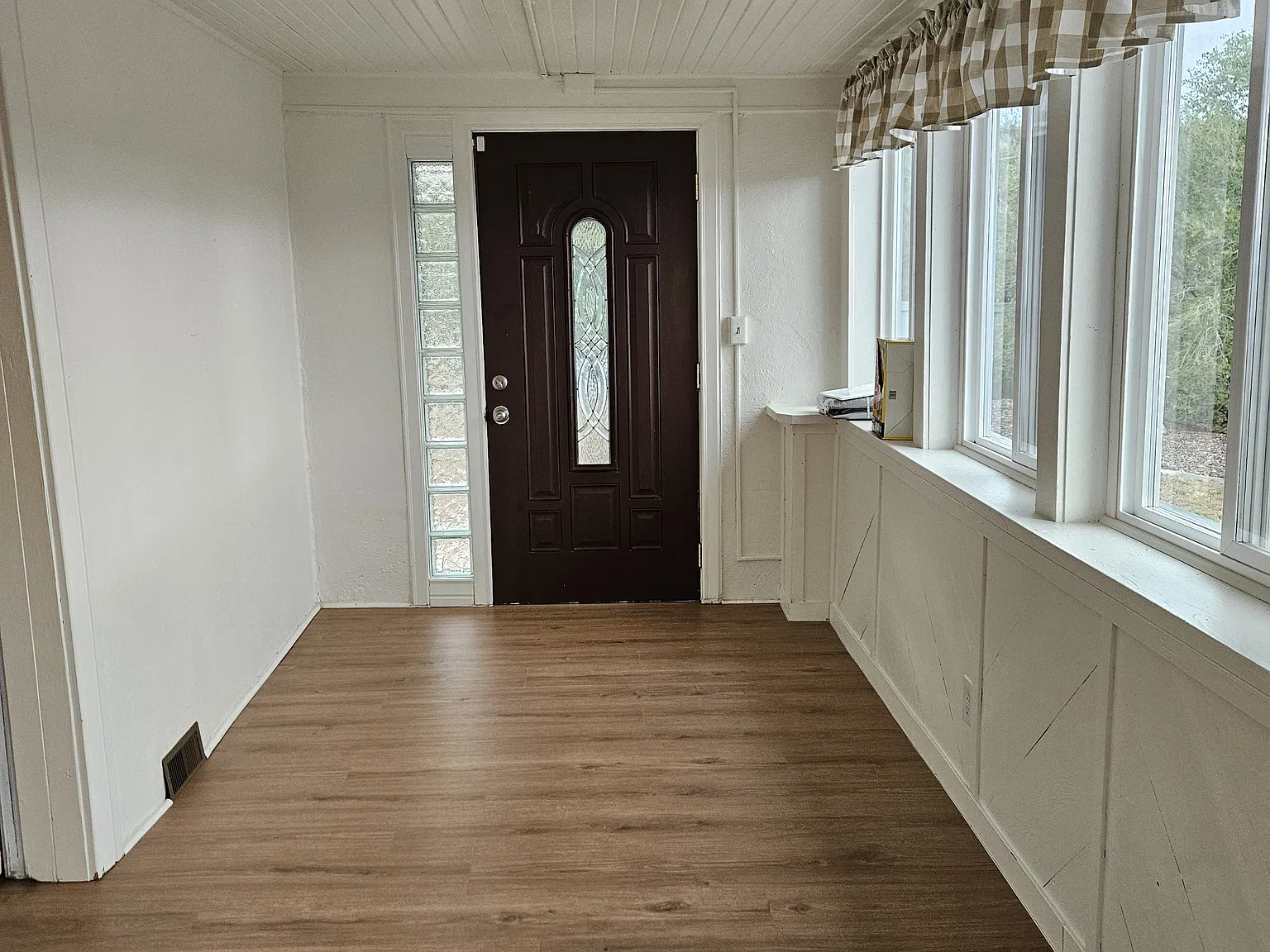 3 bed, 1600 sqft, $2,300 — Photo 4