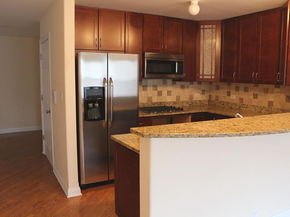 1st image of 6454 N Francisco Ave #1