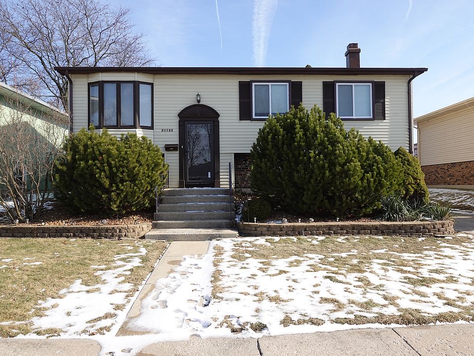 1st image of 19917 Orchard Ave