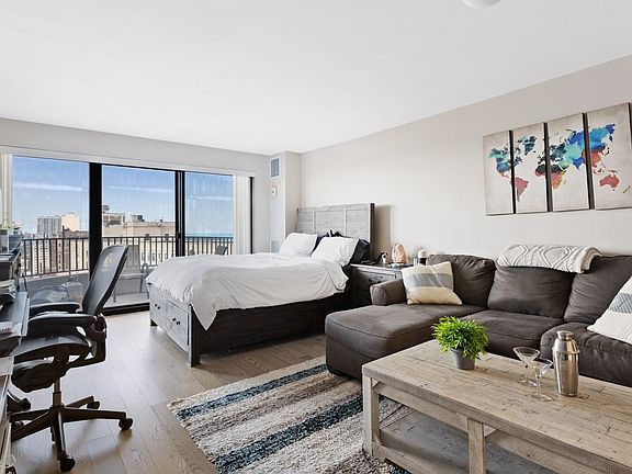 5th image of 2020 N Lincoln Park W APT 20B