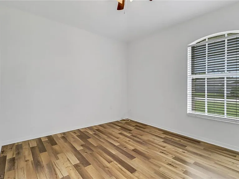 18560 Holly Rd — Photo 18