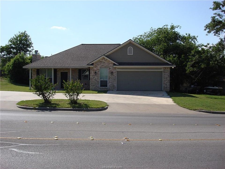 1st image of 901 Holleman Dr