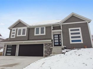 8518 N Serene Ave, Kansas City, MO 64153