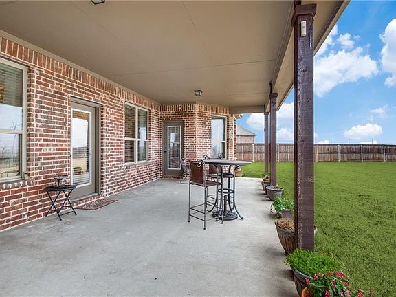 3rd image of 1337 Willard Ln