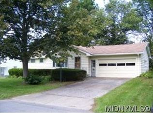 17 Blitzen Cir, New York Mills, NY 13417