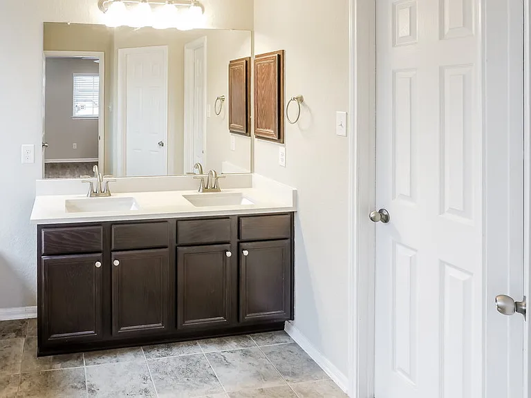 19011 Woodland Leaf Ln — Photo 10