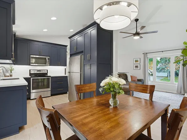 3506 Coachman Rd, Eagan, MN 55122