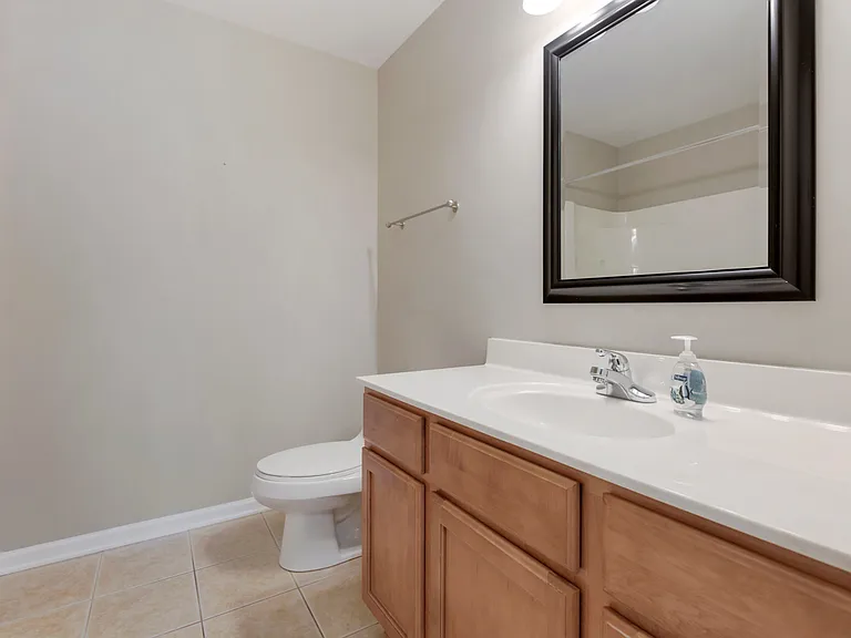 1638 Fredericksburg Ln #1638 — Photo 19