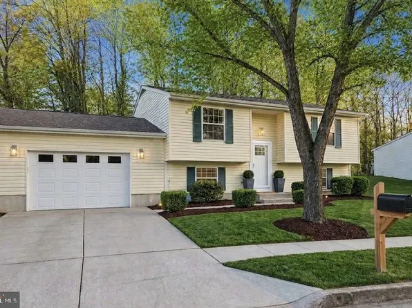 10702 Hollaway Dr, Upper Marlboro, MD 20772