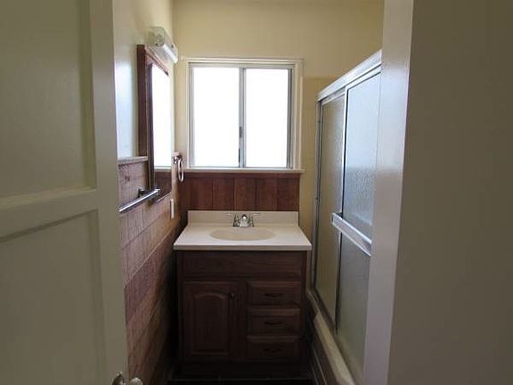 3rd image of 516 1/2 Larkspur Ave APT B