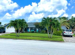 695 Poinsetta Dr, Satellite Beach, FL 32937