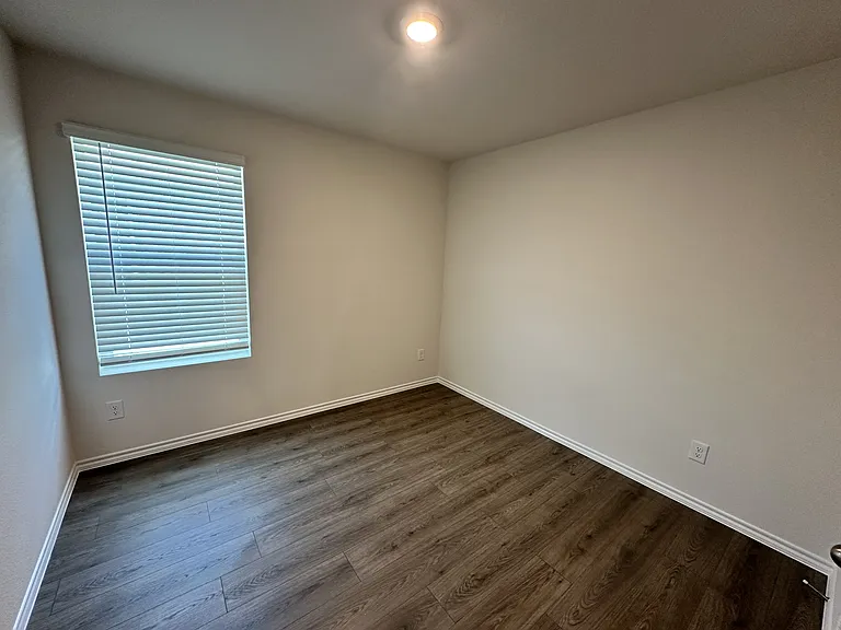 1121 Southfield Dr — Photo 8