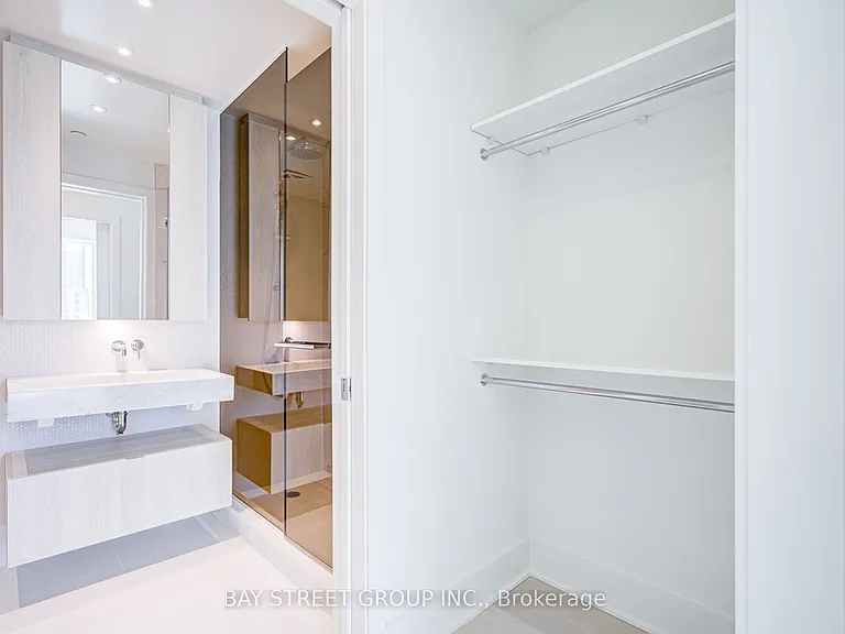 11 Yorkville Ave #2312 — Photo 39