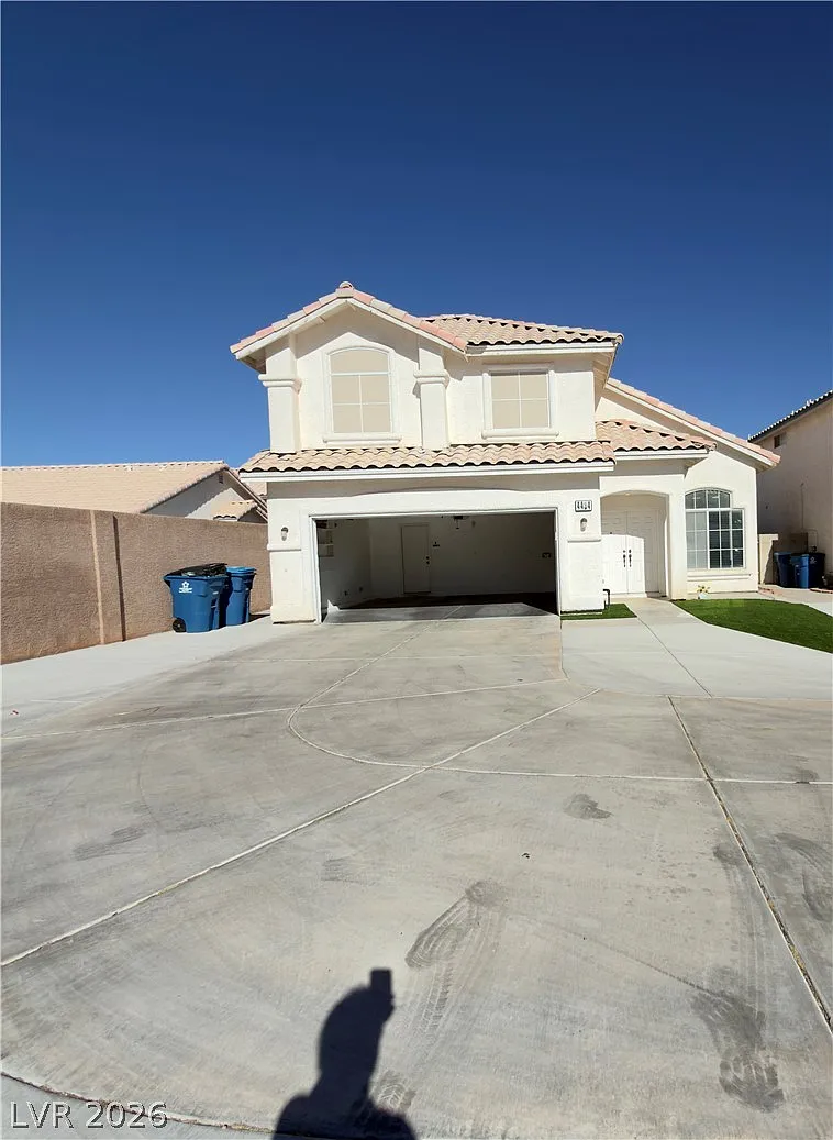 3 bed, 2.5 bath, 1527 sqft, $1,998 — Photo 2