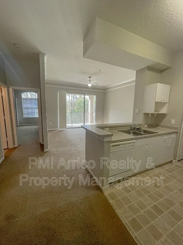 2 bed, 2.0 bath, 1032 sqft, $1,390 — Photo 4