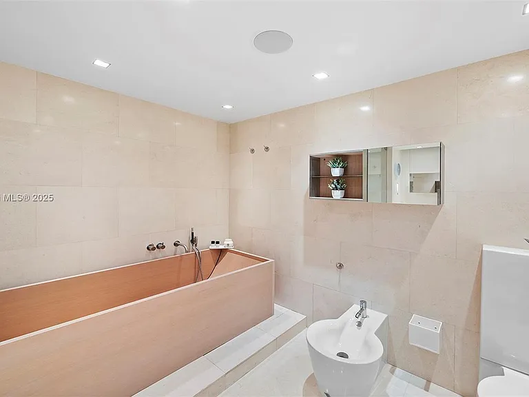 101 20th St #3909 — Photo 48