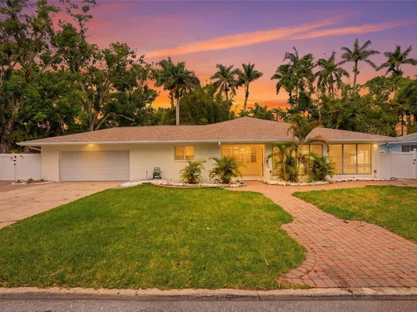 2004 Virginia Dr, Bradenton, FL 34205