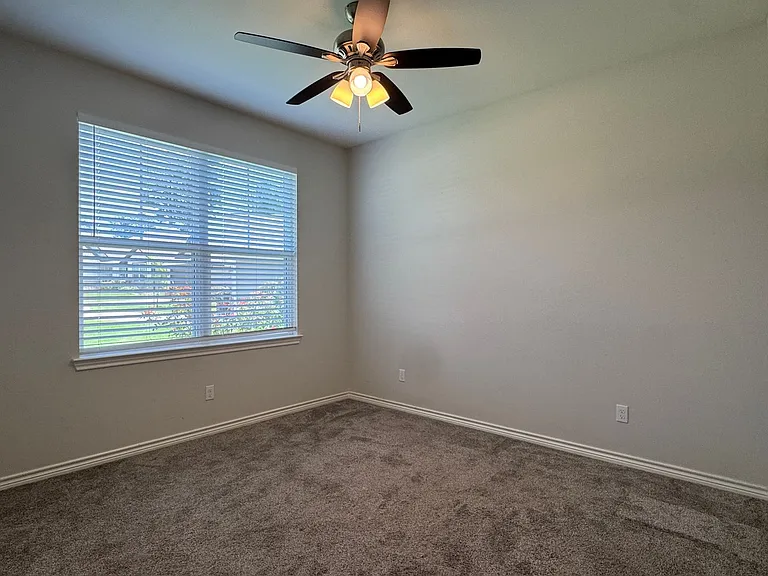 3704-3784 Cottage Park Cir — Photo 11