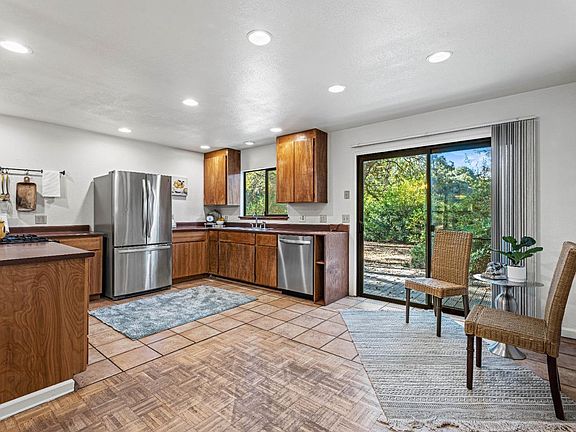 4th image of 2209 Road H