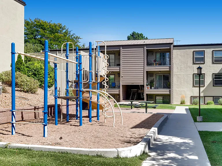 Sterling Heights, Greeley, Co. Apartments