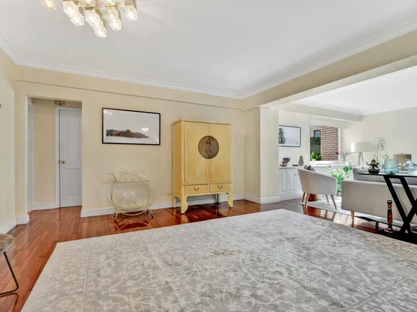 45 Sutton Place South image 7 of 35