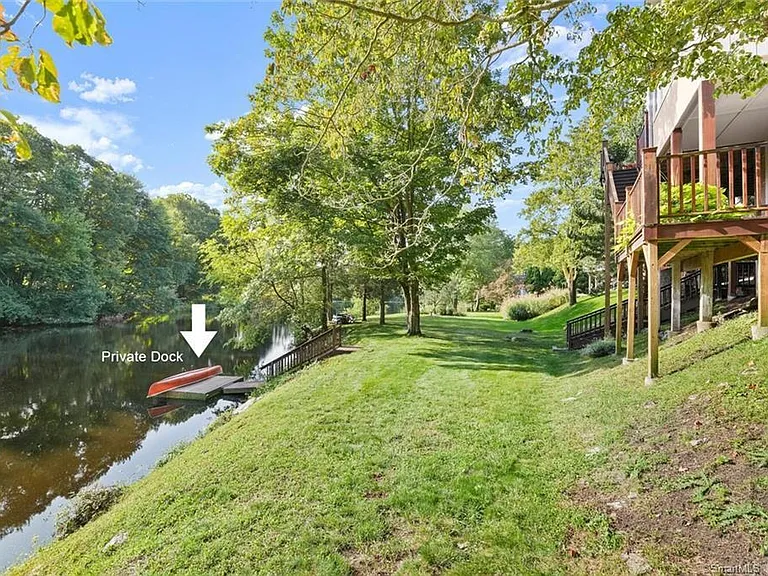 12 Signal Ln — Photo 5