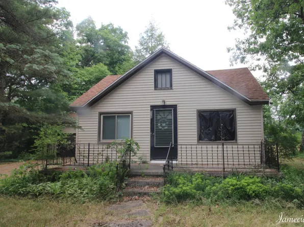 828 E M L King Dr, Idlewild, MI 49642