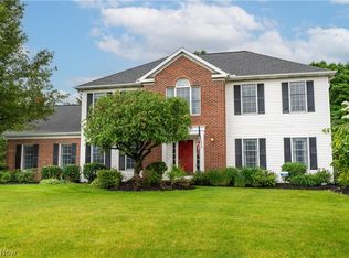 8980 Cinnabar Dr, Brecksville, OH 44141