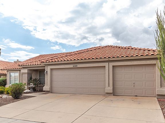 Desert Trumpet 3 car garage