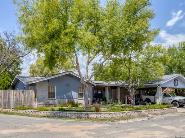 706 MADISON ST, Carrizo Springs, TX 78834