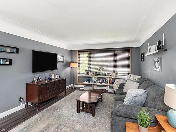 5th image of 43 Wyngate Ave
