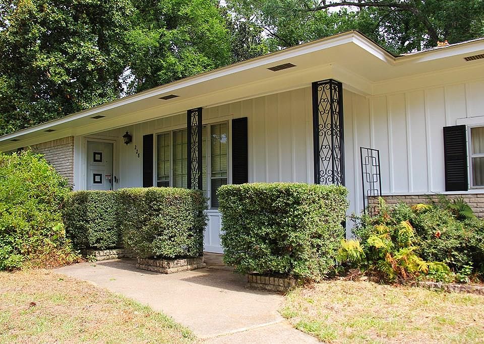 1st image of 228 Meadowbrook Dr