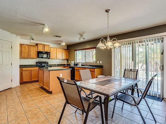3rd image of 114 N Saguaro St