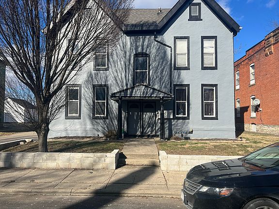2nd image of 838 Oak St
