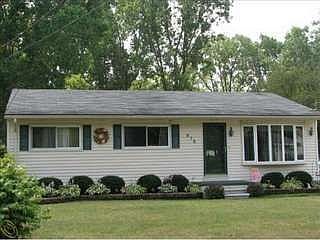 1st image of 878 E Northfield Ave