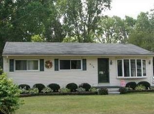 878 E Northfield Ave, Pontiac, MI 48340