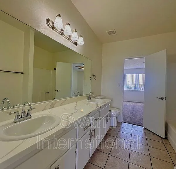 14530 Freeman Ave #4 — Photo 14
