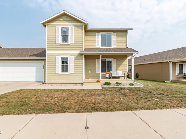 712 14th St SE, Mandan, ND 58554