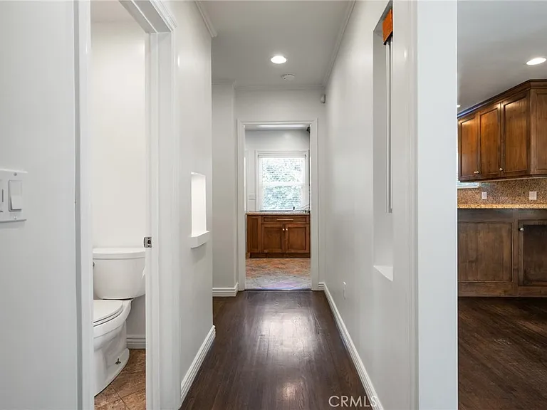 2526 Purdue Ave — Photo 13