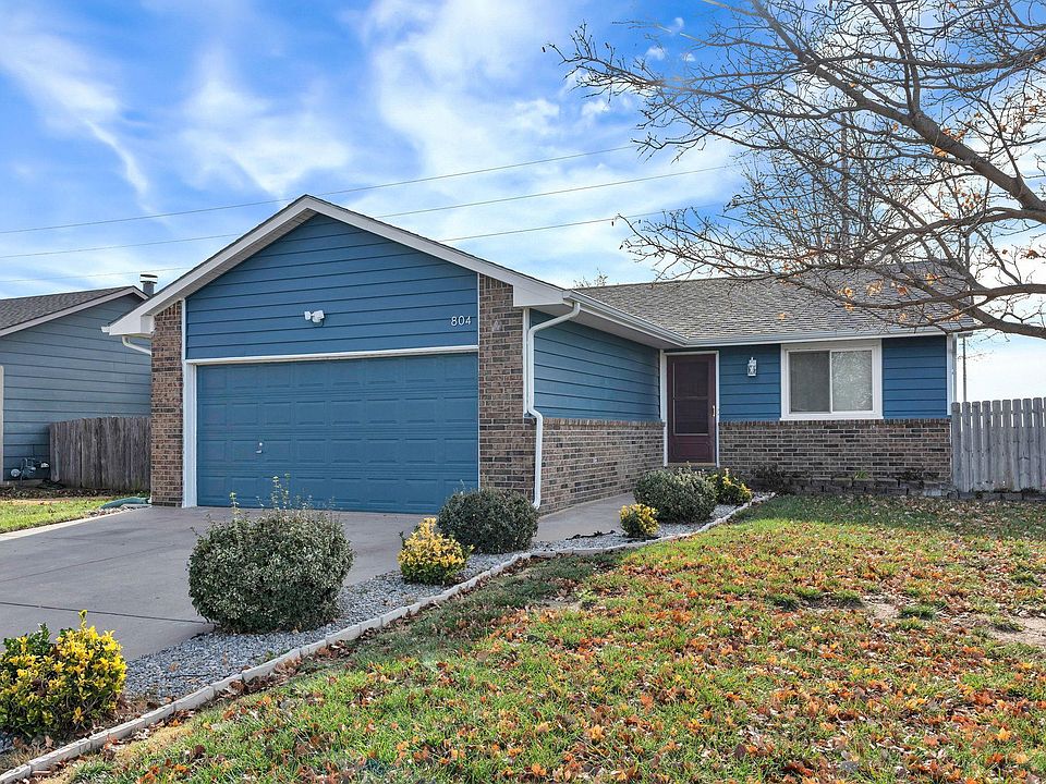 1st image of 804 N Sunrise Cir