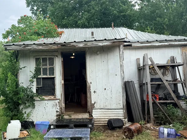 311 SW 3rd St, Mineral Wells, TX 76067