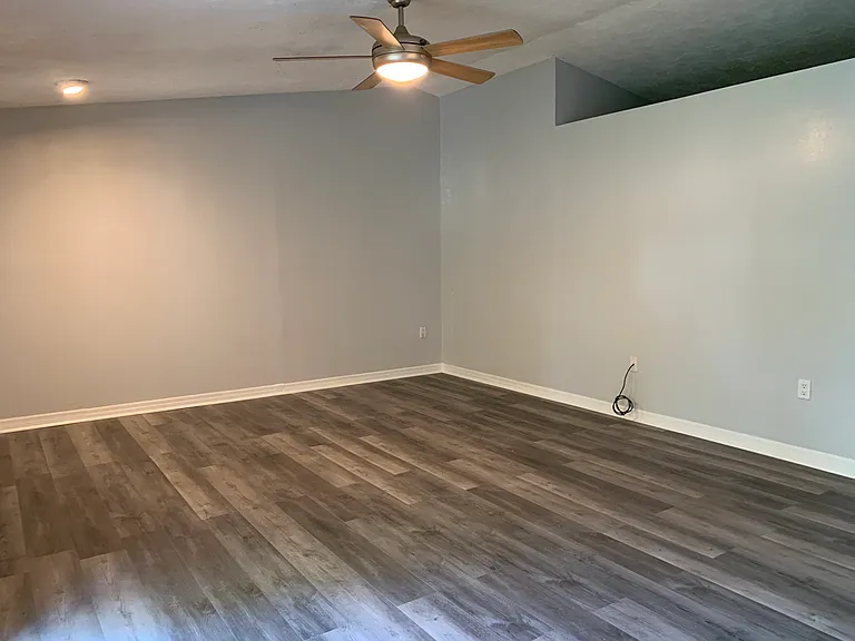 2754 Hope St #1 — Photo 7