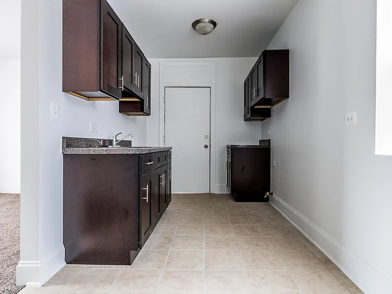 7812 S Emerald Ave — Photo 6