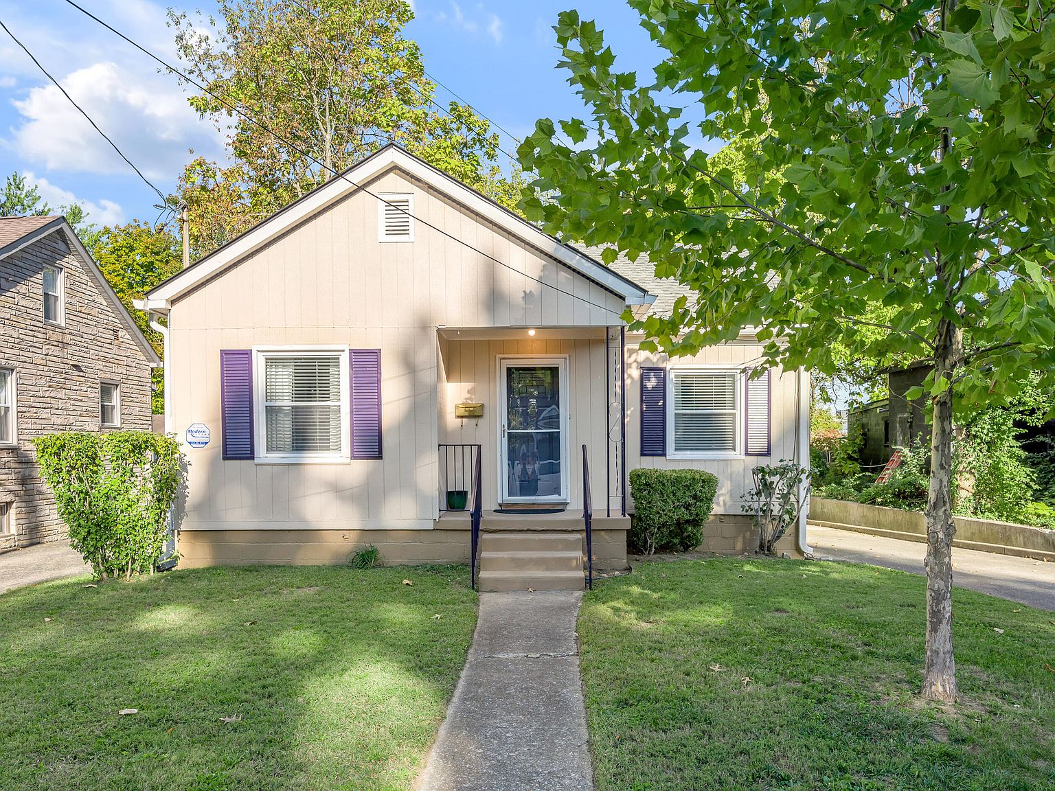 327 Hanover Ct, Lexington, KY 40502 | MLS #25003505 | Zillow