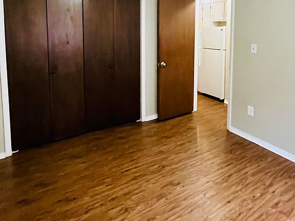4th image of 9 S Sherman St APT 205