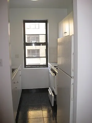 Rented by Waldstar Real Estate LLC | media 27